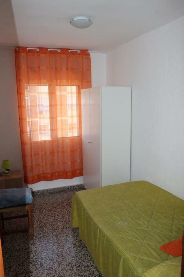 Apartamento Plaza Reina Apartment Malaga Ngoại thất bức ảnh